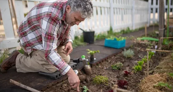 Gardening-Tools-for-Seniors